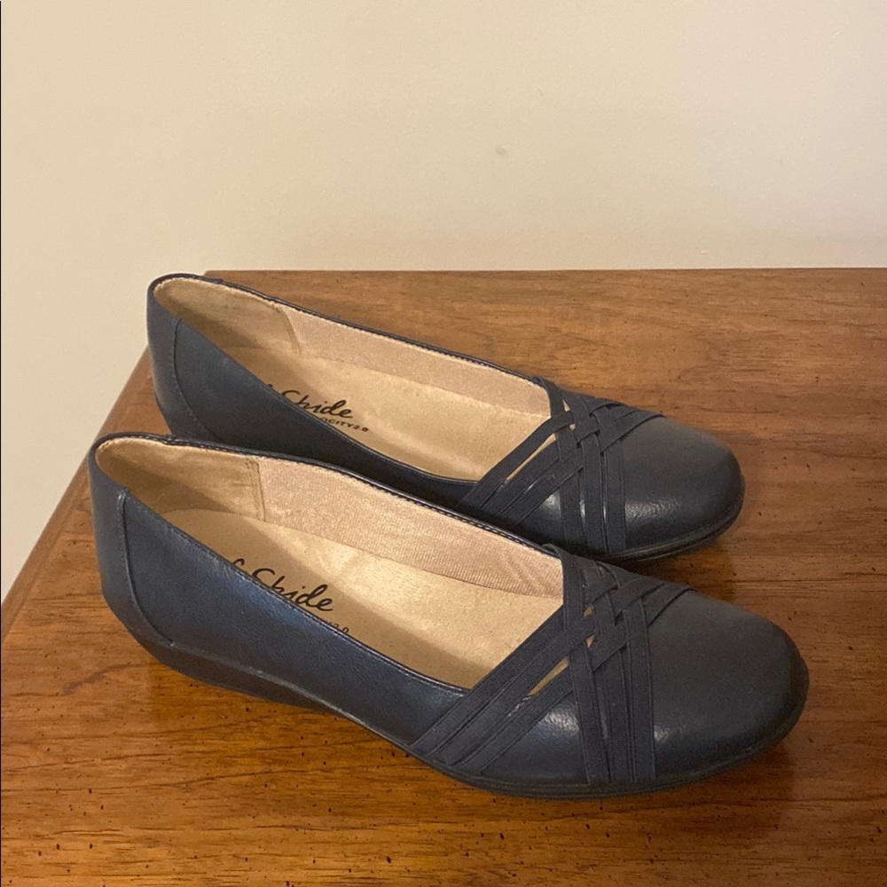 Life Stride Women's Navy Flats